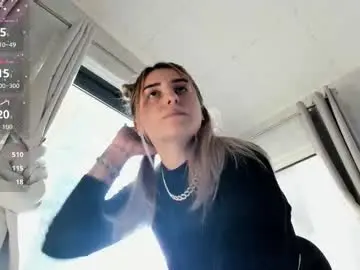 Ella_vee  live sex cam