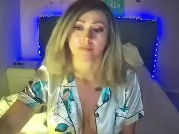 Hestesiaxx  live sex cam