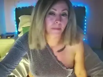 Hestesiaxx  live sex cam