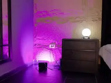 Naomi_hill1  live sex cam