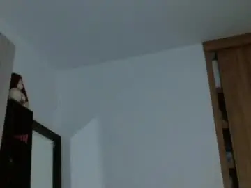 Aura28  live sex cam