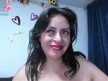 Dakotaagray  live sex cam