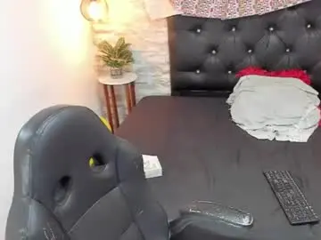 Francesca_bbw  live sex cam