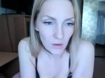 _cuuutee_blonde_  live sex cam