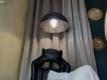 Angie_leonn  live sex cam