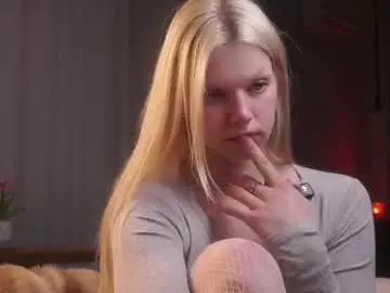 Burnletitallburn  live sex cam