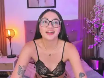 Ravena_queen  live sex cam