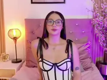 Ravena_queen  live sex cam