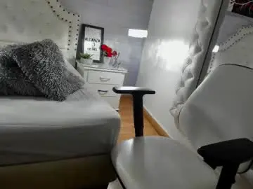 Srta_bello  live sex cam