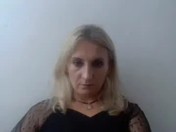 Violettamature  live sex cam