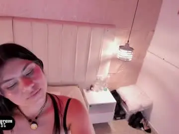 Avy_cb  live sex cam