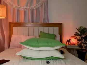 Little_caro13  live sex cam