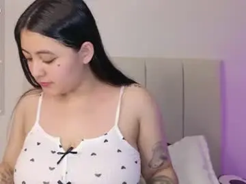 Little_caro13  live sex cam
