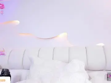 Melanieklaus2  live sex cam