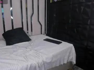 Tatalovehh  live sex cam