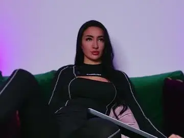 Lorawarnner  live sex cam