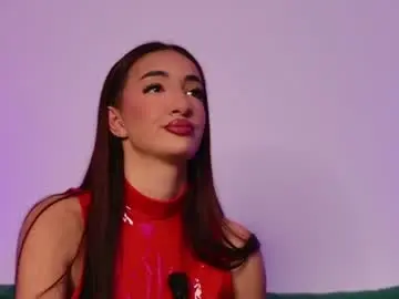Lorawarnner  live sex cam
