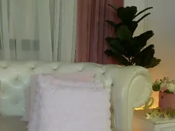 Ninacrystal  live sex cam