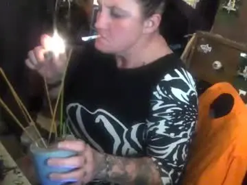 Reallyredrum69th  live sex cam