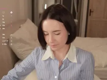 _female_essence_  live sex cam