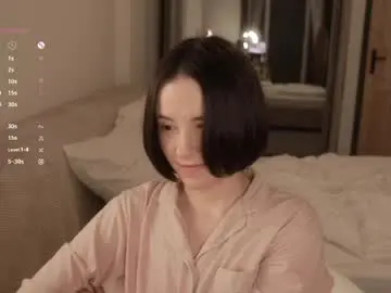 _female_essence_  live sex cam