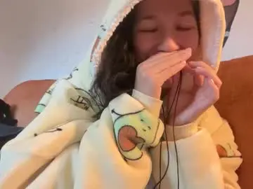 Akiraskye  live sex cam