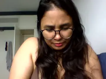 Blossy92  live sex cam