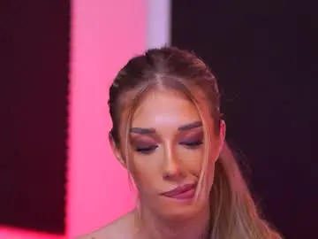 Ellieredd  live sex cam