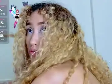 Emiryann  live sex cam