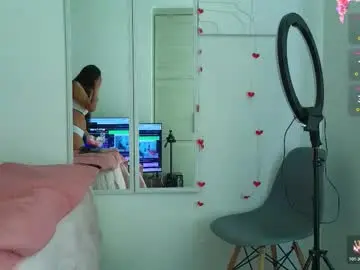 Emma_revees  live sex cam