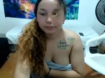 Kyyaraplaykiss  live sex cam
