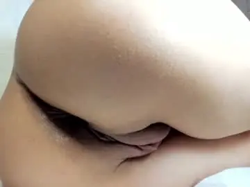 Millimilk  live sex cam