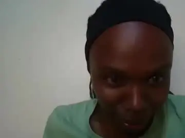 Petite_desiree  live sex cam