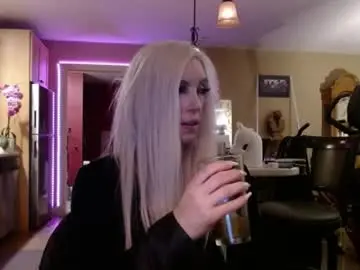Danikawhite69  live sex cam