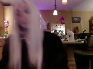 Danikawhite69  live sex cam