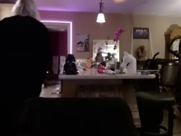 Danikawhite69  live sex cam
