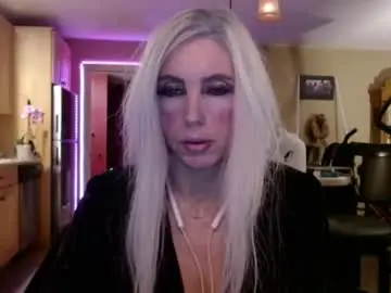 Danikawhite69  live sex cam