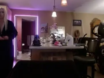 Danikawhite69  live sex cam