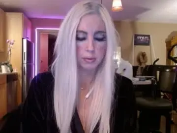 Danikawhite69  live sex cam