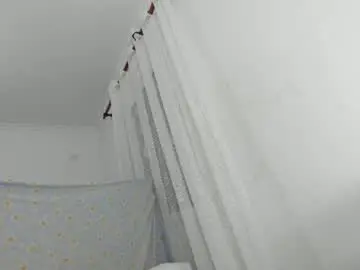 Ehotlovea  live sex cam