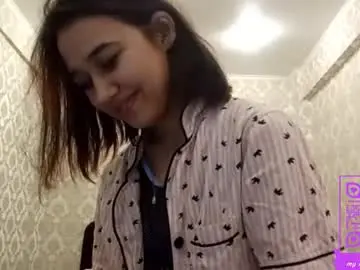 Estellekirbo  live sex cam