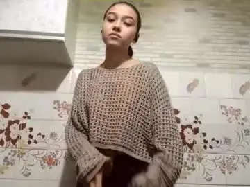 Estellekirbo  live sex cam