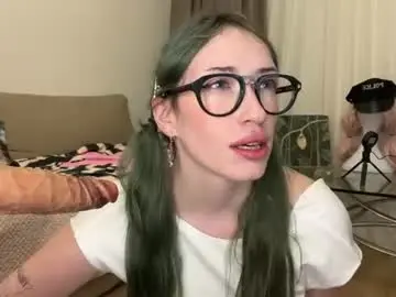 Helloitskelly  live sex cam