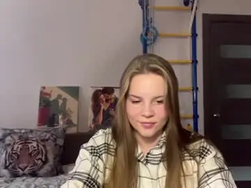 Ieshacaddy  live sex cam