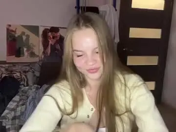 Ieshacaddy  live sex cam