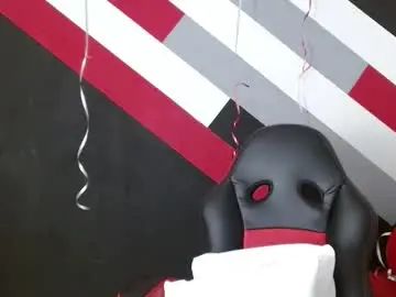 Katiuska_xxx  live sex cam