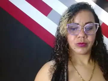 Katiuska_xxx  live sex cam