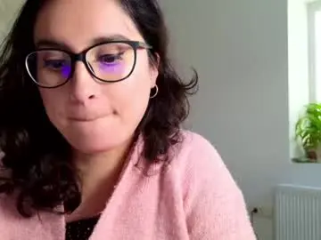 Onlyella92_  live sex cam