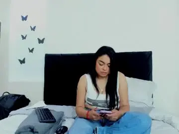 Pocahontas_cp  live sex cam