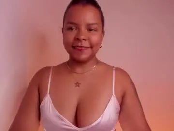 Soytucolor  live sex cam